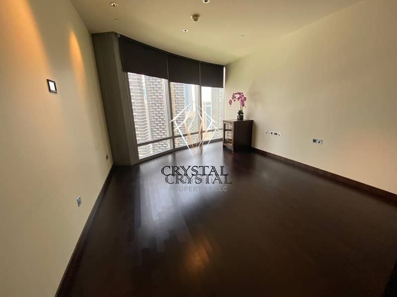 Spacious 1 Br  |Lower Floor! Opera View / Vacant