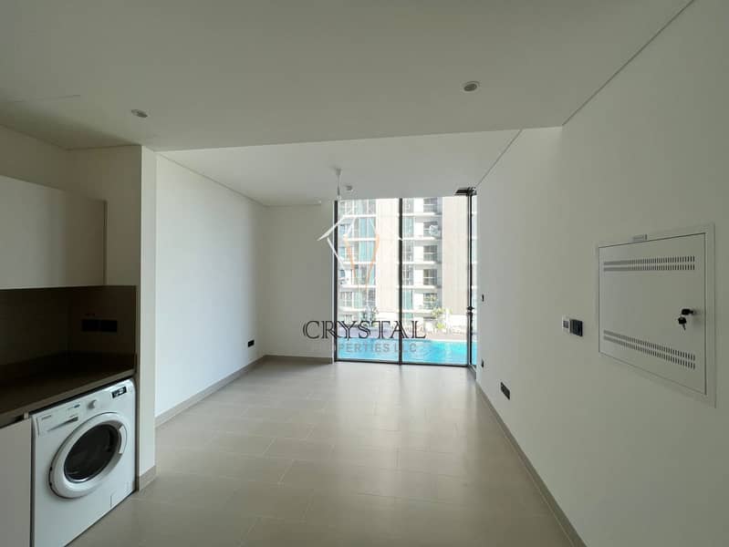 Brand New 1BR with Balcony ! Pool View