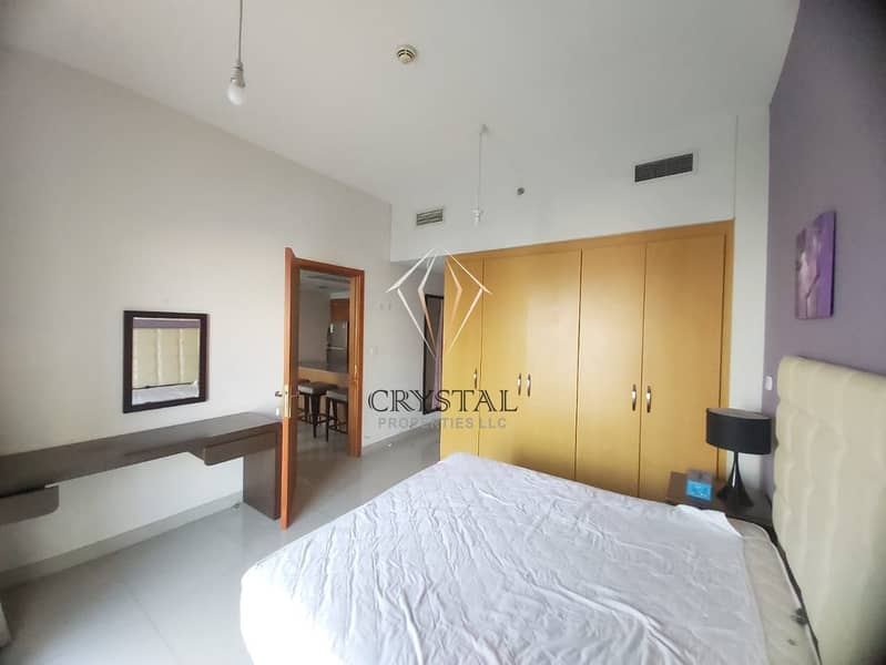 Spacious 1BR. Well Maintain Apt,Open View, Rented