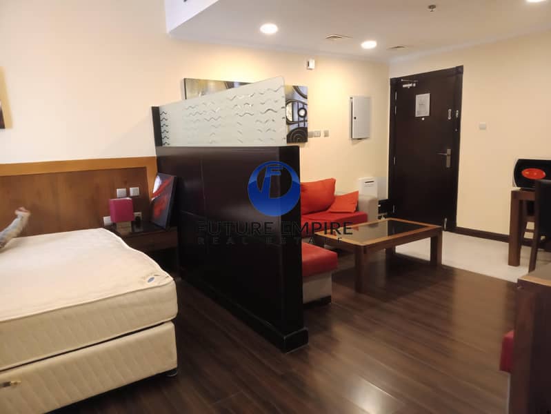 8 NO COMMISSION / Chiller free fully furnished Studio , appliances closed kitchen, gym pool parking free