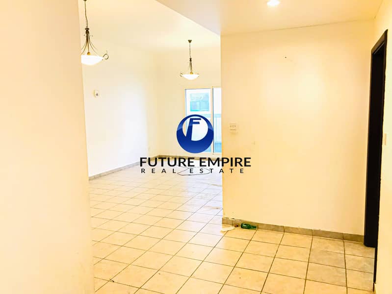 7 FRONT OFF METRO | SPACIOUS APPARTMENT | BEST OFFER | FAMILY BUILDING