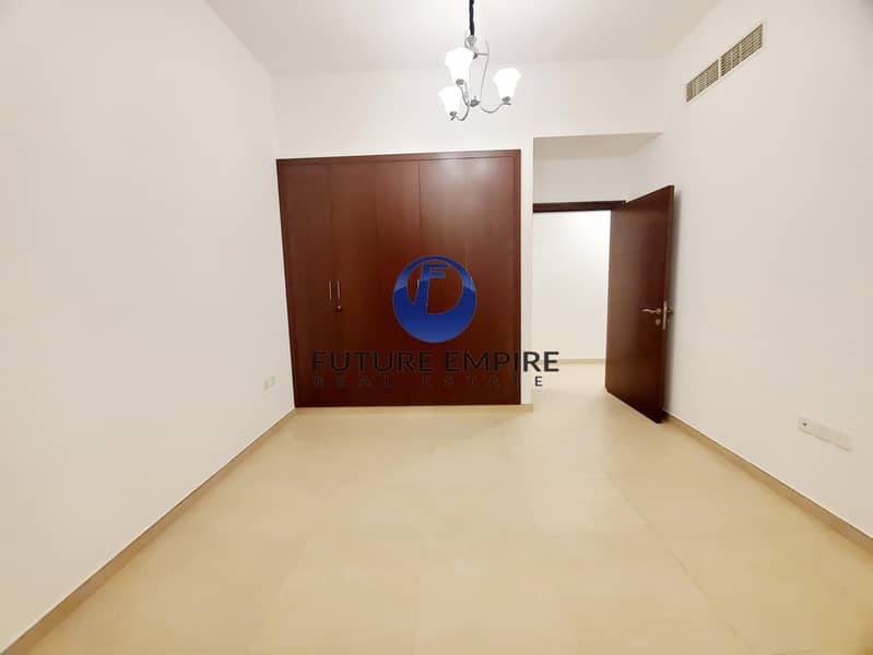 10 3BHK +MADE ROOM/ GOOD LAYOUT/  ALL AMENITIES/ 1 MONTH FREE