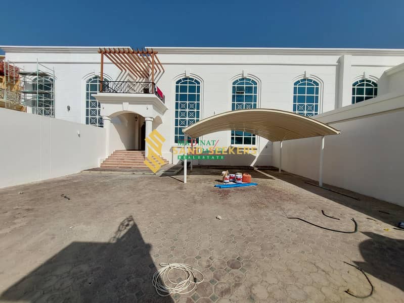 STUNNING 5 BEDROOM VILLA. . !!!|| AT THE HEAT OF MBZ. . !!!