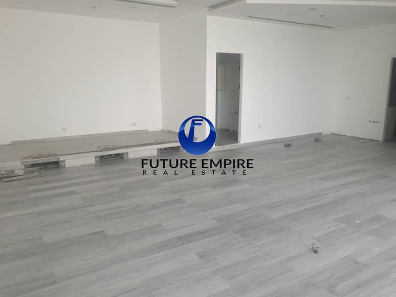 2 FITTED SHOP | BUSINESS BAY | CANAL  Facing