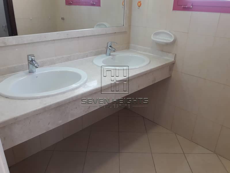 24 Beautiful 3br, in al muroor 23. st in good condition , private parking