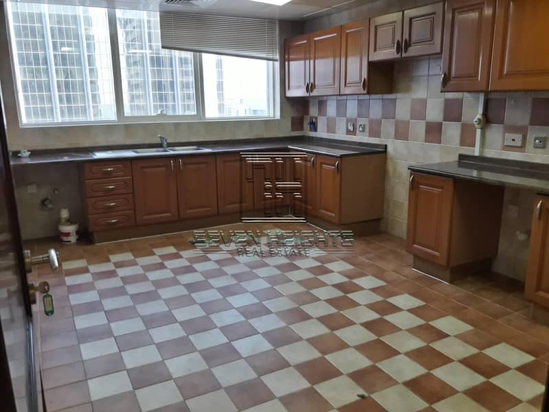 23 Big and beautiful 3br flat with maids room