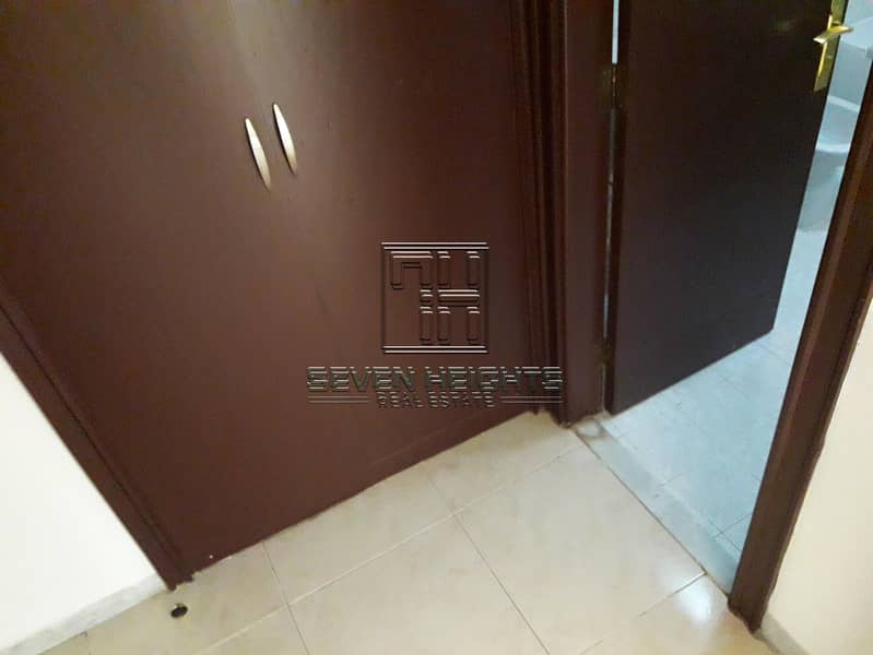 23 Big and nice 3br in airport road with maids room in good condition