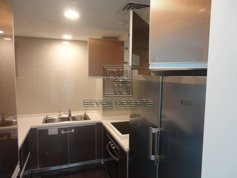 32 Hot Deal For 3B. R Town House Duplex +2Store With Closed Kitchen