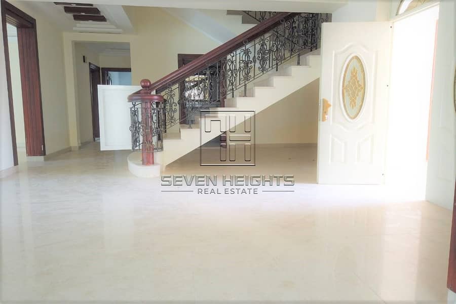 3 Huge 4br Villa in al marina abu Dhabi,  in good condition