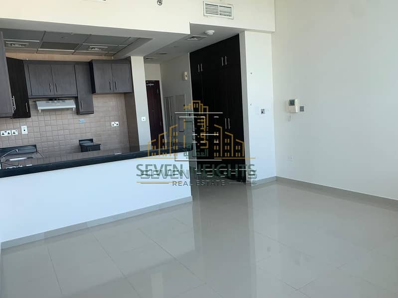 7 Ready to occupy| Well maintained apartment