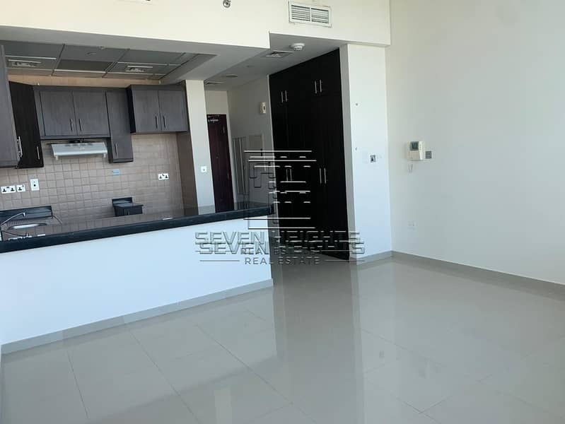 8 Ready to occupy| Well maintained apartment