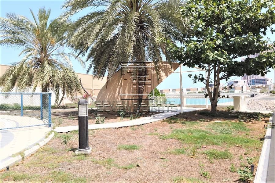33 Huge 4br Villa in al marina abu Dhabi,  in good condition