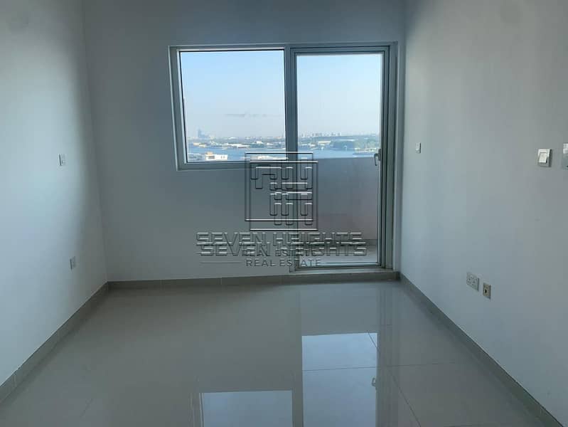 8 Vacant now| Spacious apartment| Perfect view!
