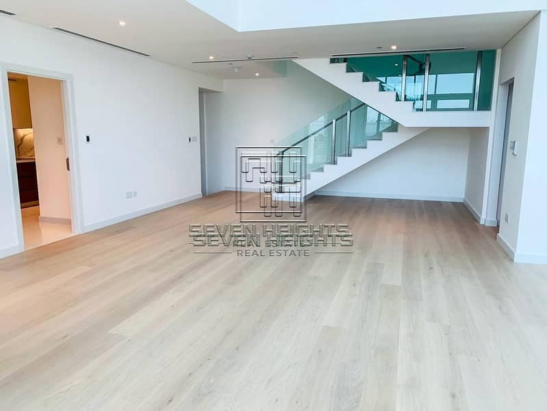 2 Luxury Penthouse 3BR | Large Garden With Community View .
