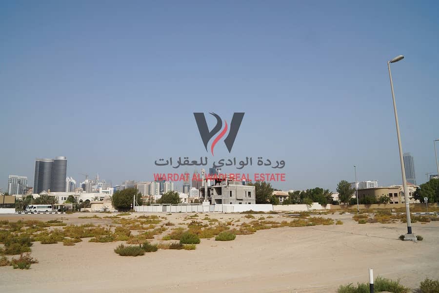 Showromm Plot For Sale On Hessa St Al Barsha