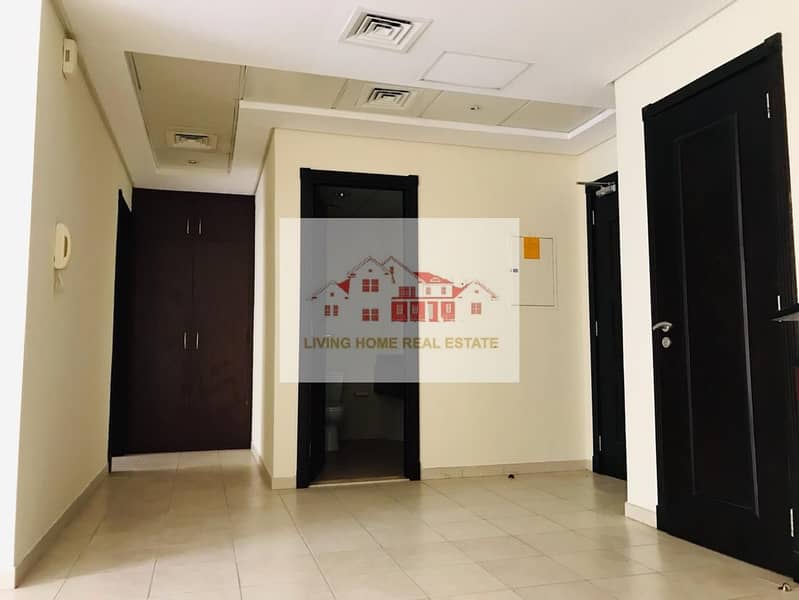 6 HOT DEAL LARGE  UNFURNISHED  1 BHK  U TYPE APARTMENT WITH BALCONY IN DISCOVERY GARDEN ONLY 32K