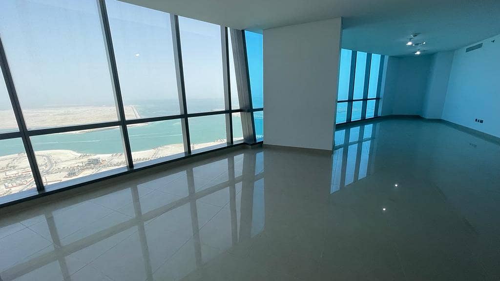 Remarkable 4 Bedroom apartment with stunning sea view