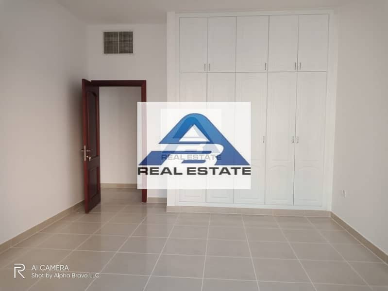 5 Well Maintained ! 3 bedrooms with Maids Rm ! Parking ! Khalidia
