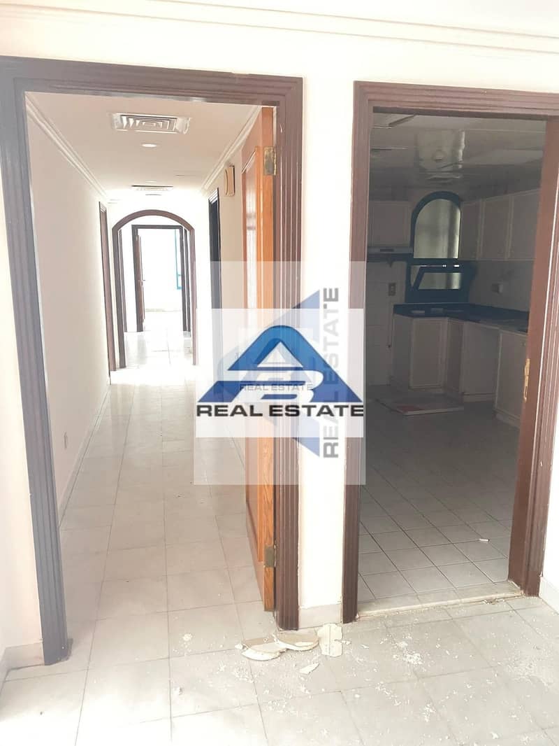 11 No Fee ! Six Payment ! 3 Bhk Khalidiya