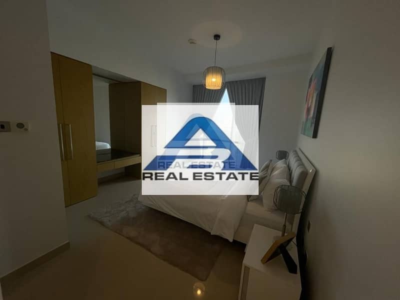 4 Fully Furnished & Service 2 Bhk! No Fee ! Sea View