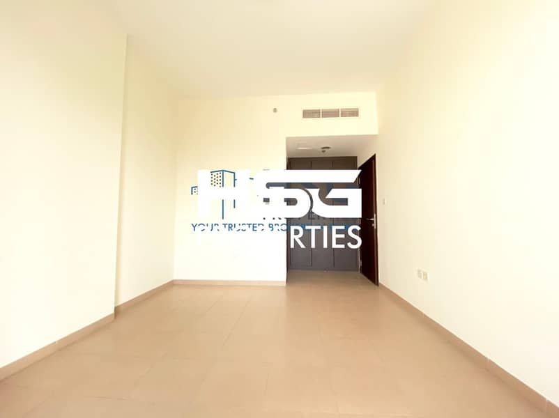 4 HUGE 2 BHK | FULLY EQUIPPED KITCHEN  | PAYABLE IN 6 CHEQUES