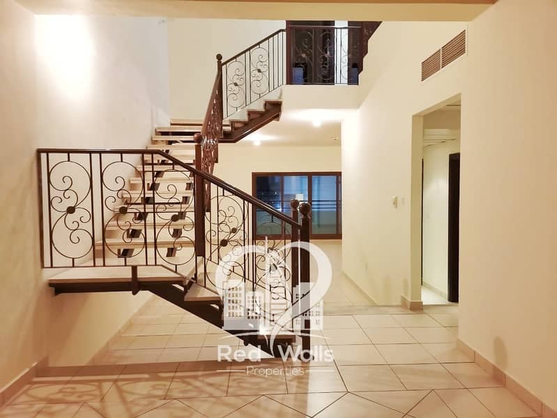Luxury 4 Bedroom Hall Townhouse With Parking
