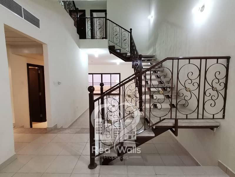 18 Luxury 4 Bedroom Hall Townhouse With Parking