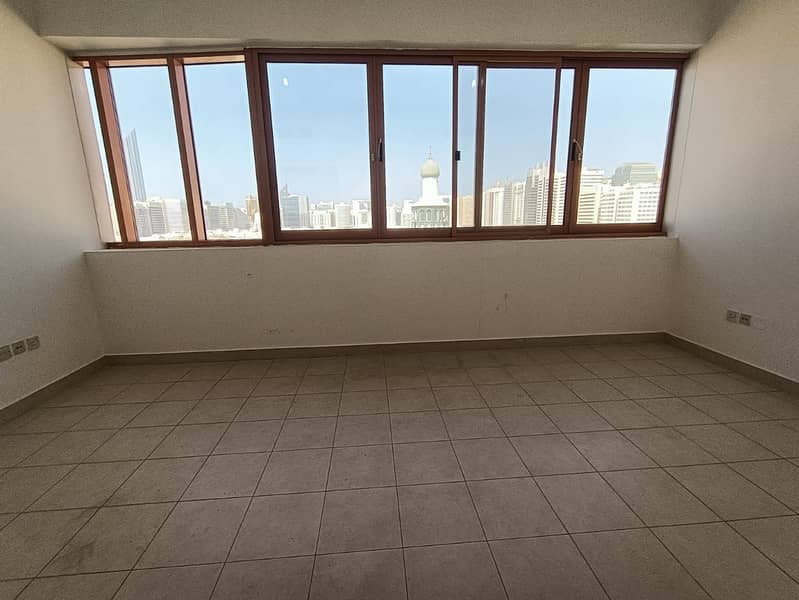 Huge 2 Bedroom with Balcony