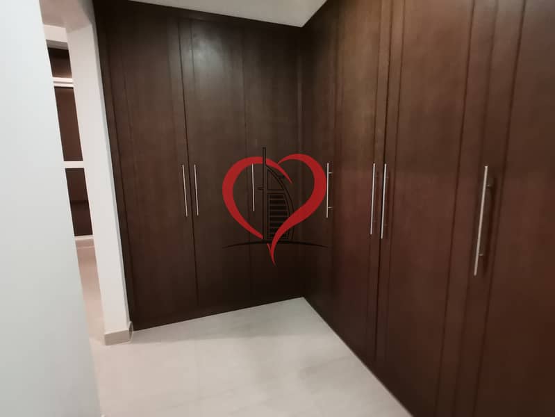 18 3 BHK + Maid's +Laundry and All Facilities