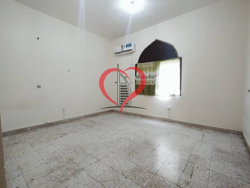 Perfect Studio Apartement Available opposite of wahda mall: