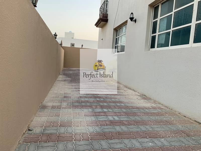 2 Gorgeous 5 Master BR | Balconies | Private Yard