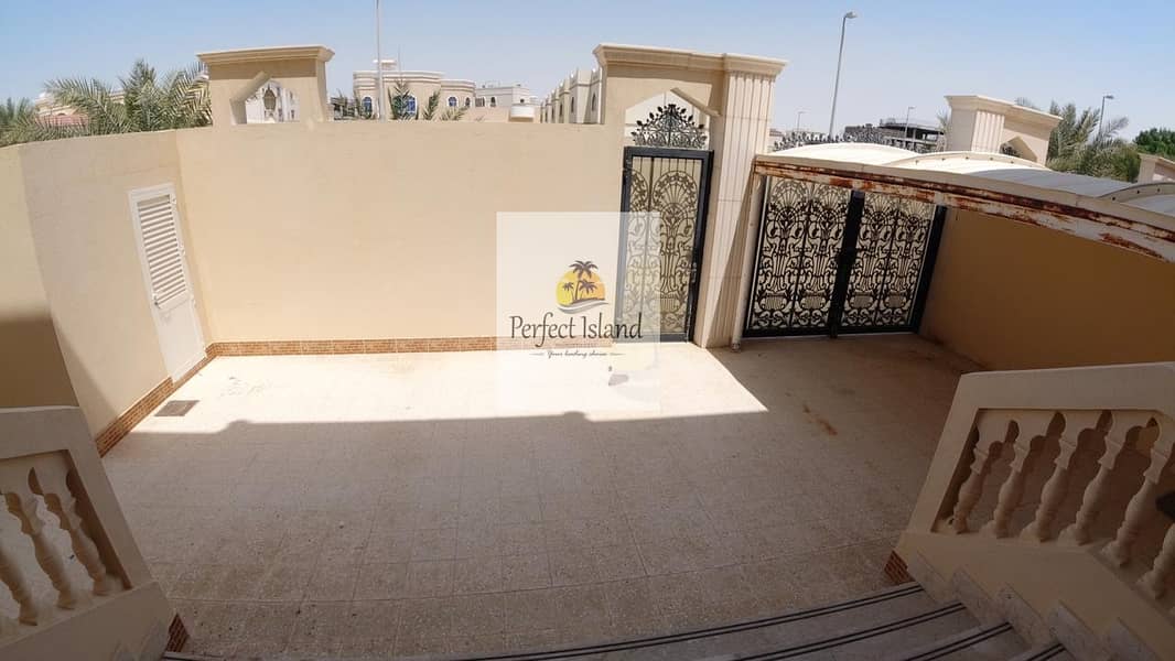 Awesome Villa | private entrance | Covered garage