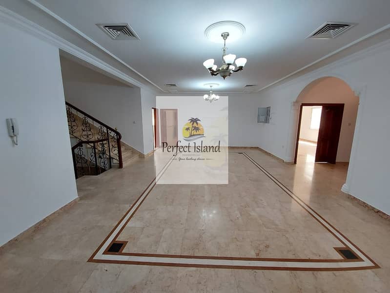 10 VIP Villa | Canal view | services extension