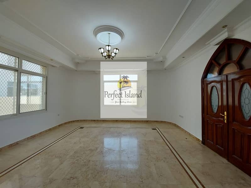 14 VIP Villa | Canal view | services extension