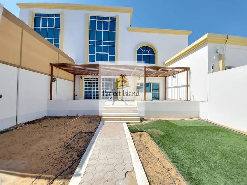 37 Stand alone with Extension | Near Canal Walk