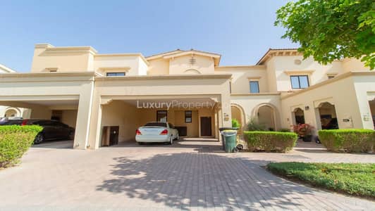 3 Bedroom Villa for Rent in Reem, Dubai - Vacant |  Beside Park and Pool | Open Living Area