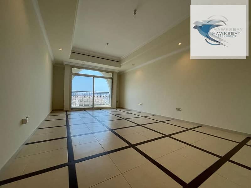 3BHK APARTMENT| STUNNING BALCONY VIEWS| STORE ROOM| MAID ROOM| CENTRAL GAS| PARKING