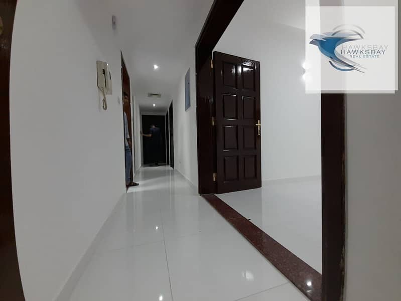 Квартира в Аль Халидия, 3 cпальни, 60000 AED - 6798370