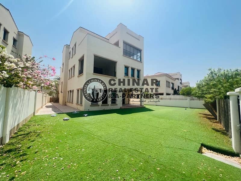 ⚡MASSIVE VILLA with Private Entrace + 5 Bedrooms+Maid-room +Big Garden +Parkings & more. . ⚡ ⚡MASSIVE VILLA with Private Entrace + 5 Bedrooms+Maid-room +Big Garden +Parkings & more. . ⚡