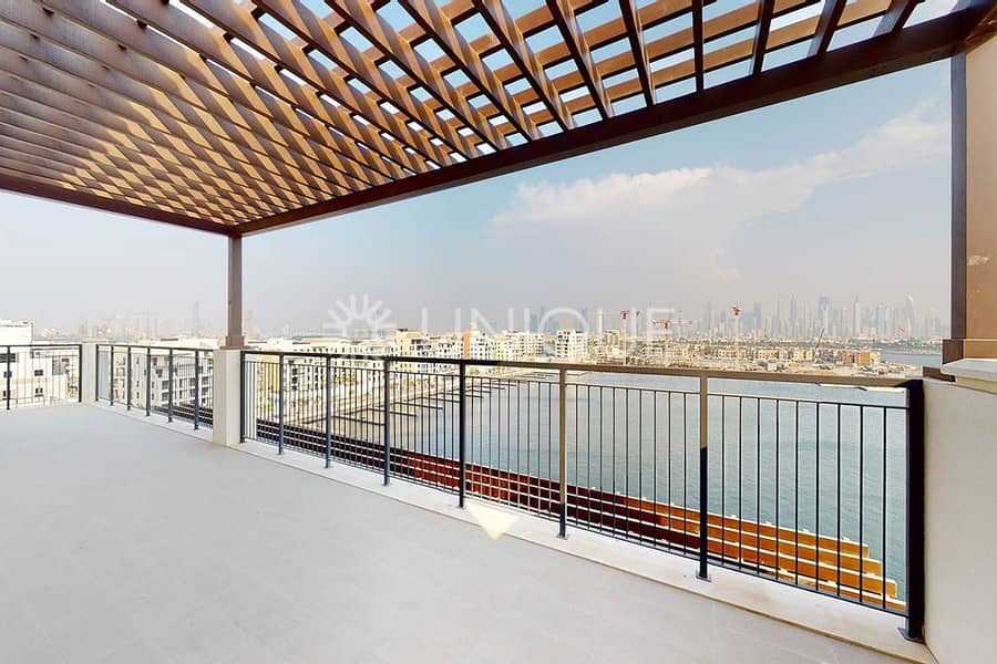 Brand New| Luxury Living | Panoramic Sea View Brand New| Luxury Living | Panoramic Sea View