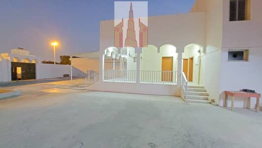 EXCELLENT 4 BEDROOM AND HALL VILLA WITH MAJLIS AND HUGE PARKING AREA JUST 60K