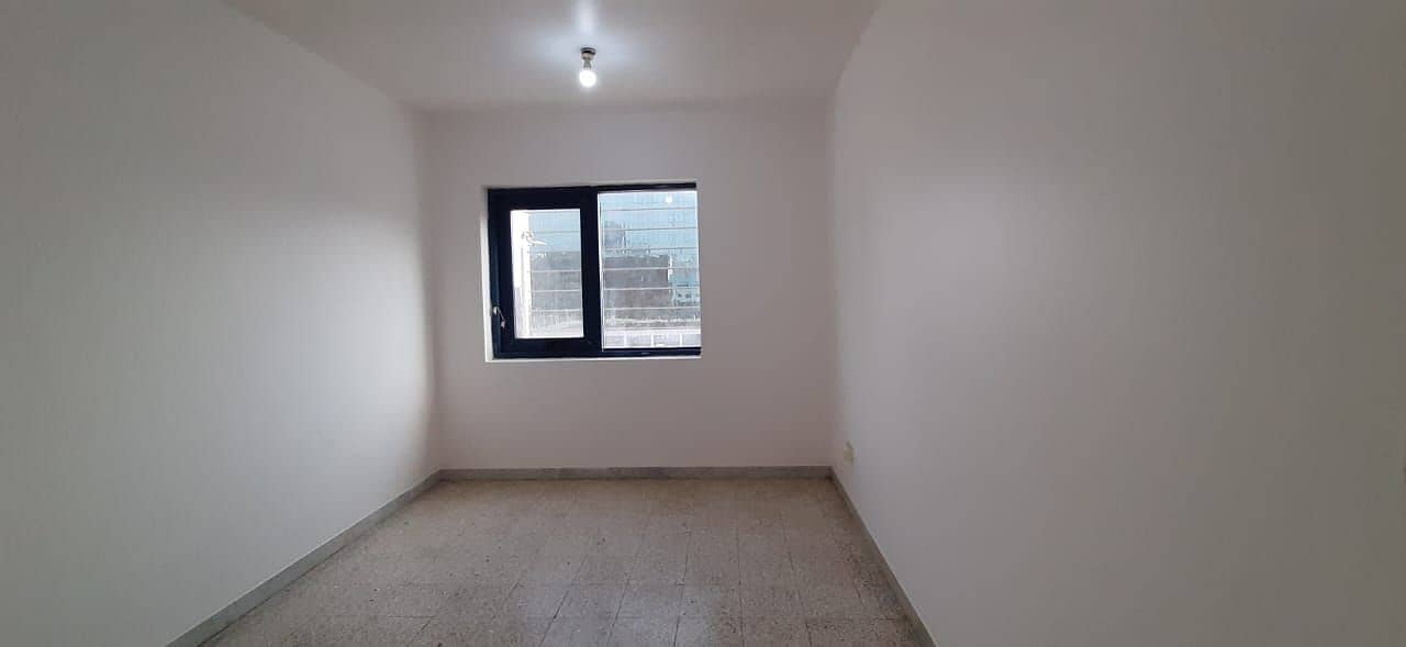 شقة في شارع الفلاح 2 غرف 45000 درهم - 7939138