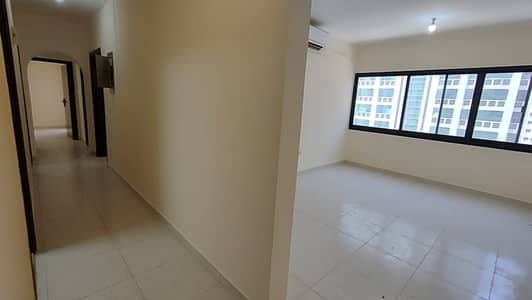 فلیٹ 3 غرف نوم للايجار في شارع حمدان، أبوظبي - شقة في شارع حمدان 3 غرف 55000 درهم - 7939157