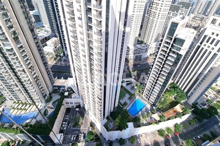 Large apartment / Study room / Downtown views