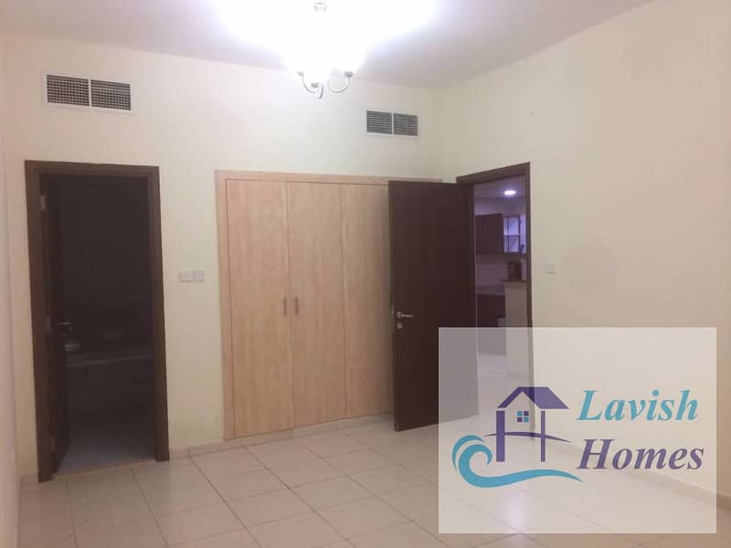 Neat and clean 1 bedroom with balcony in Emirates cluster Rent 34k/-4 cheqs