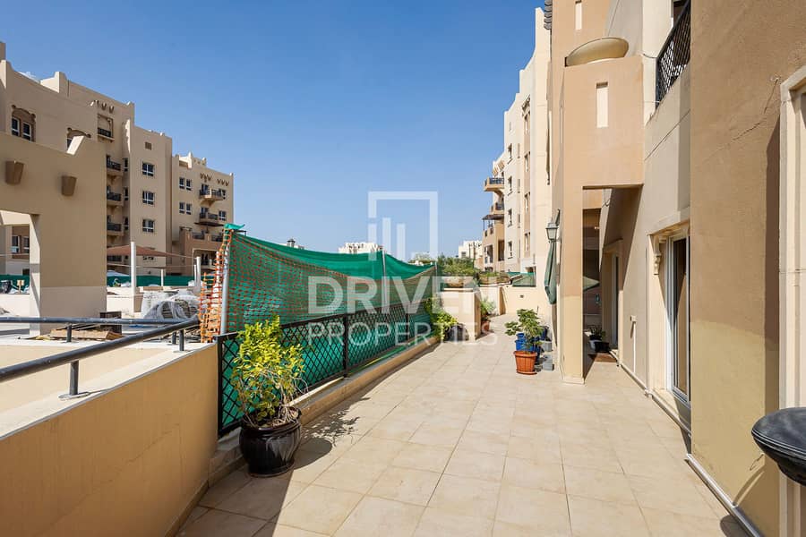 Upgraded and Spacious Apt w/ Maid's Room Upgraded and Spacious Apt w/ Maid's Room