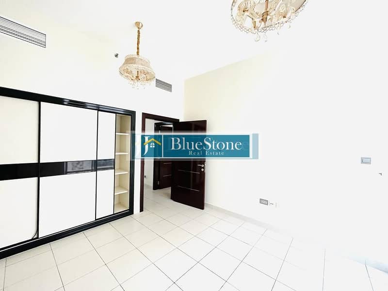 Huge 3 Bed with 2 Parkings- open view Huge 3 Bed with 2 Parkings- open view