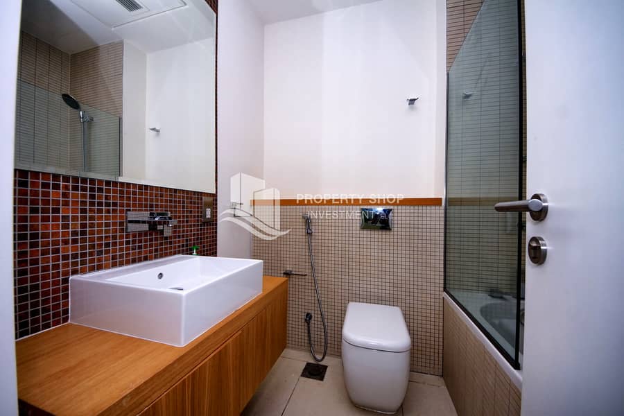 8 studio-apartment-abu-dhabi-al-raha-beach-al-bandar-al-barza-bathroom. JPG