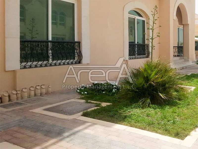 3 Living Rooms with Deluxe 5 Bed Villa! Khalifa City A