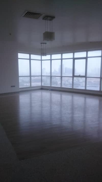 Spacious four bedroom for rent in Deira Cormiche Spacious four bedroom for rent in Deira Cormiche